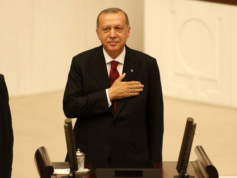 Recep Tayyip Erdogan wurde am 26. Juni 2018 zum zweiten Mal in Folge zum Staatspräsidenten der Türkei gewählt. Zwei Wochen später hat er seinen Amtseid abgelegt und ist auf dem Höhepunkt seiner Macht angekommen. Bilder seiner Karriere.