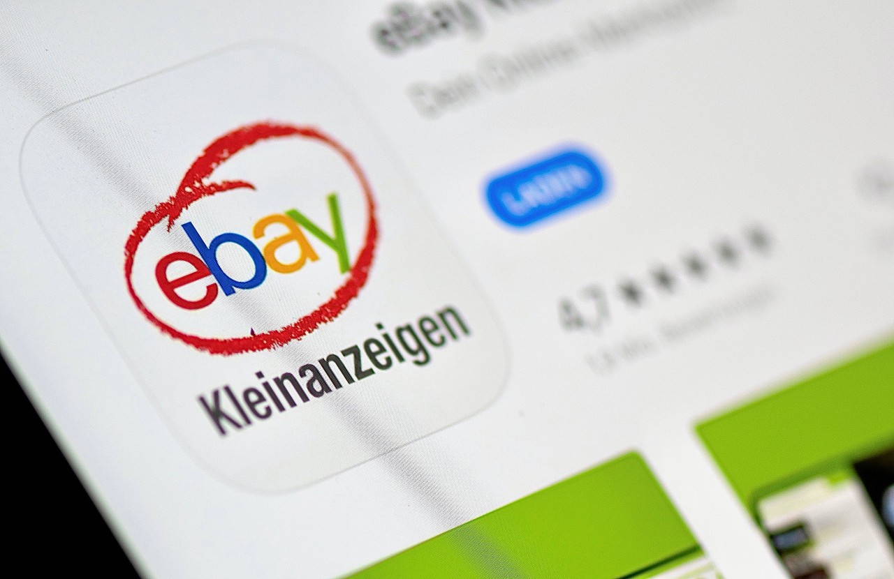 Ebay Kleinanzeigen: Ein Auto-Atlas aus dem Jahre 1998/1999 soll für vier Euro verkauft werden. (Symbolbild)