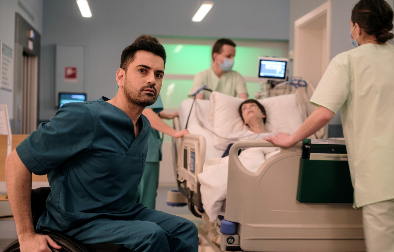 In der ARD-Serie „In aller Freundschaft“ ist Tan Caglar bereits als Arzt zu sehen.
