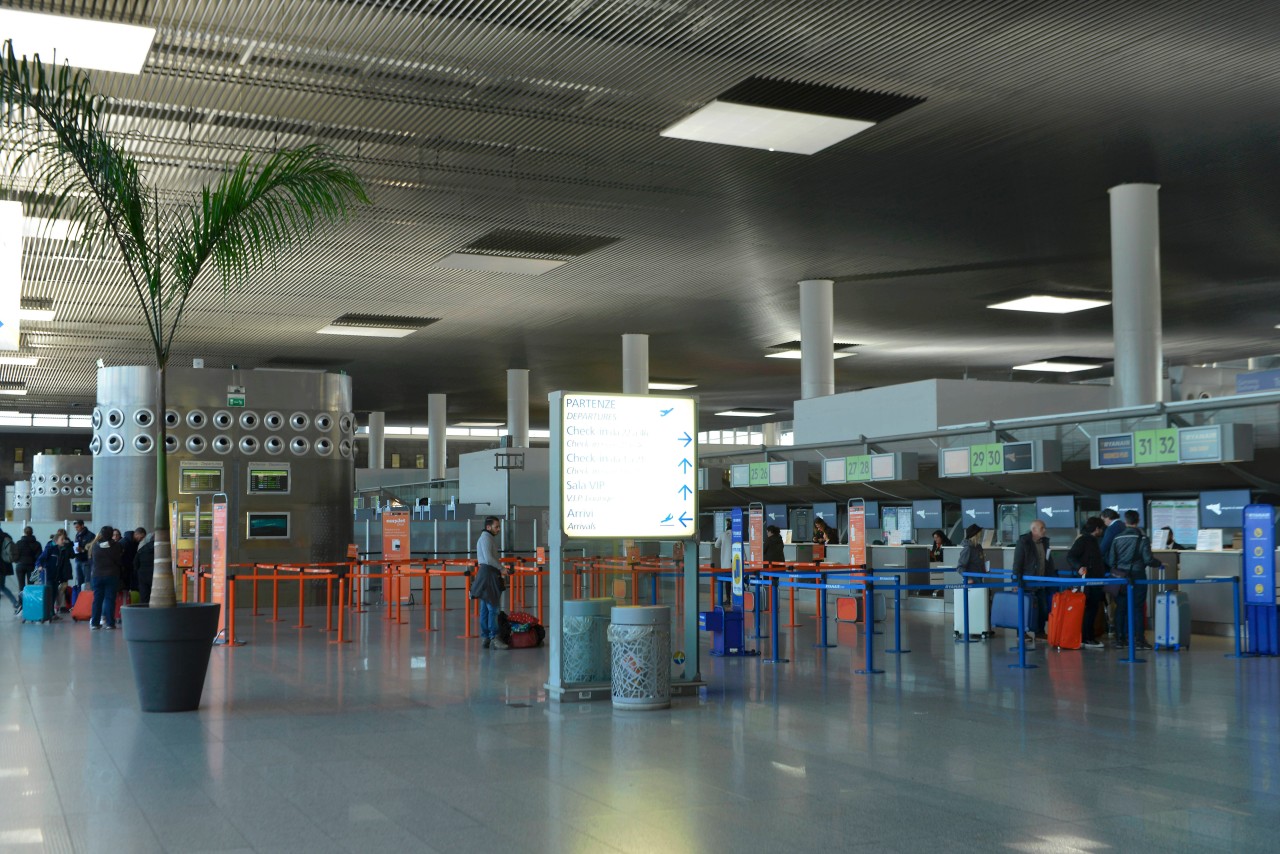 Am Flughafen Catania musste der Flugverkehr eingestellt werden. (Symbolbild)