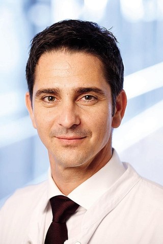 Dr. Sherko Kümmel, Direktor der Klinik für Senologie und Leiter des Brustzentrums der Kliniken  Essen-Mitte. 