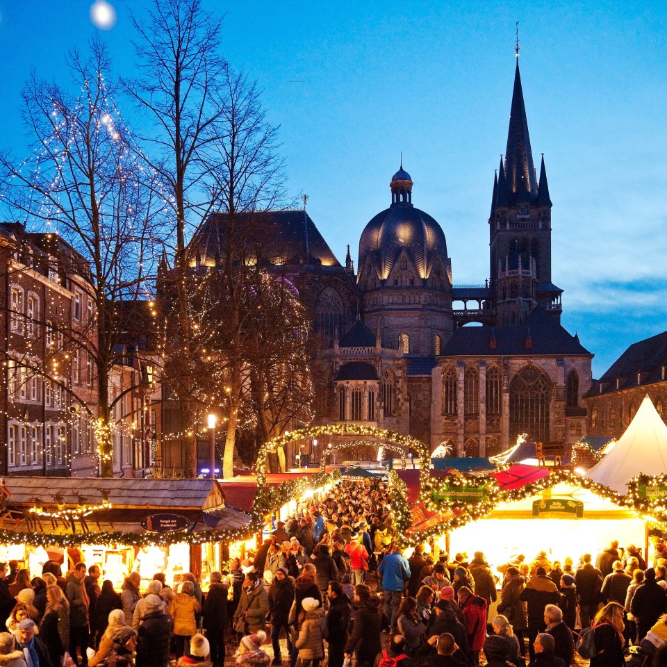 Der Weihnachtsmarkt in Aachen lockt jährlich Tausende Besucher an.