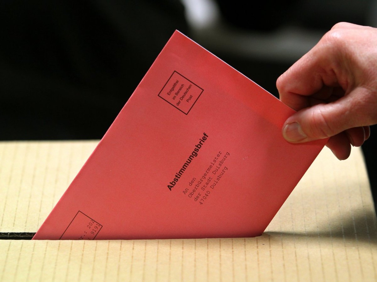 Abstimmungsbrief Duisburg Wahlurne.jpg