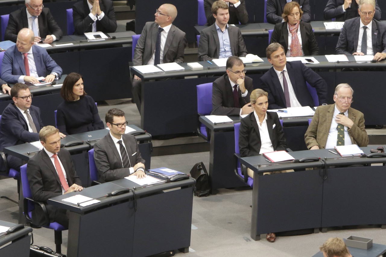 Die FDP um Christian Lindner sitzt im Bundestag seit 2017 neben den Abgeordneten der AfD – und will das nun ändern.