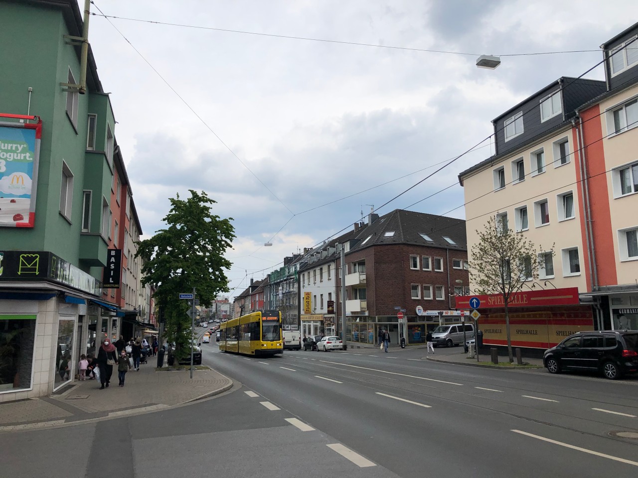 Die Altendorfer Straße im gleichnamigen Bezirk im Norden von Essen. Der Ausländeranteil liegt hier bei 38,1 Prozent.