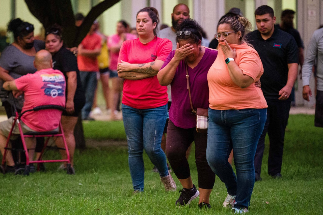 Der Amoklauf in Texas sorgt für Erschütterung und Verzweiflung bei Angehörigen der getöteten Kinder und Erwachsenen – und in ganz Amerika.