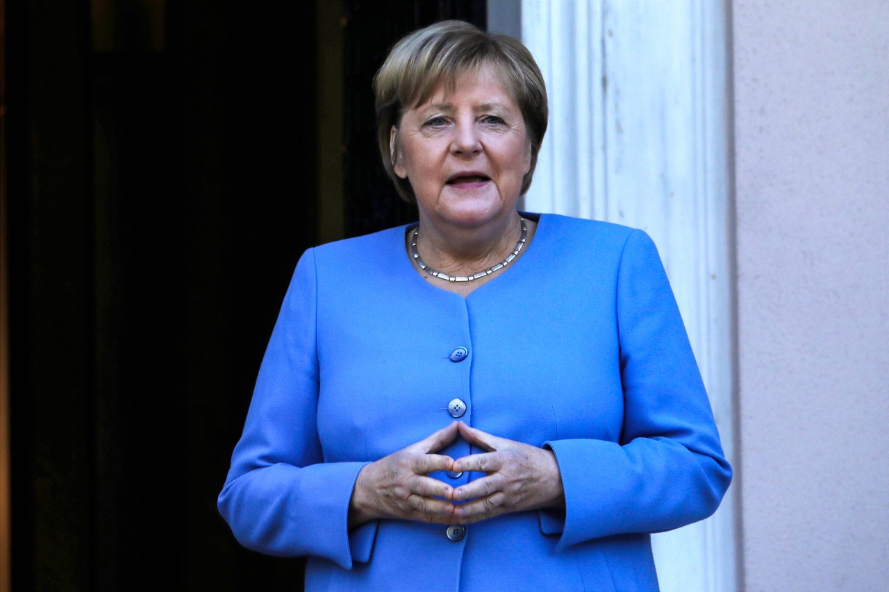 Angela Merkel: Experte erklärt - DARUM trägt sie immer nur ein und denselben Blazer (Symbolbild). 