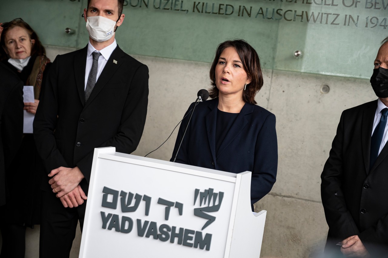 Annalena Baerbock besuchte am Donnerstag die Holocaust-Gedenkstätte Yad Vashem.