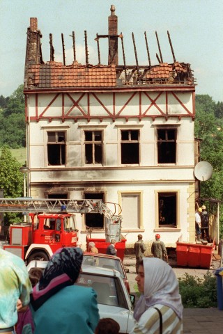 Das Haus in Solingen, in dem die Familie Genc wohnte. Das Gebäude brannte nach dem rechtsextremistischen Anschlag lichterloh, fünf Frauen und Kinder starben qualvoll.