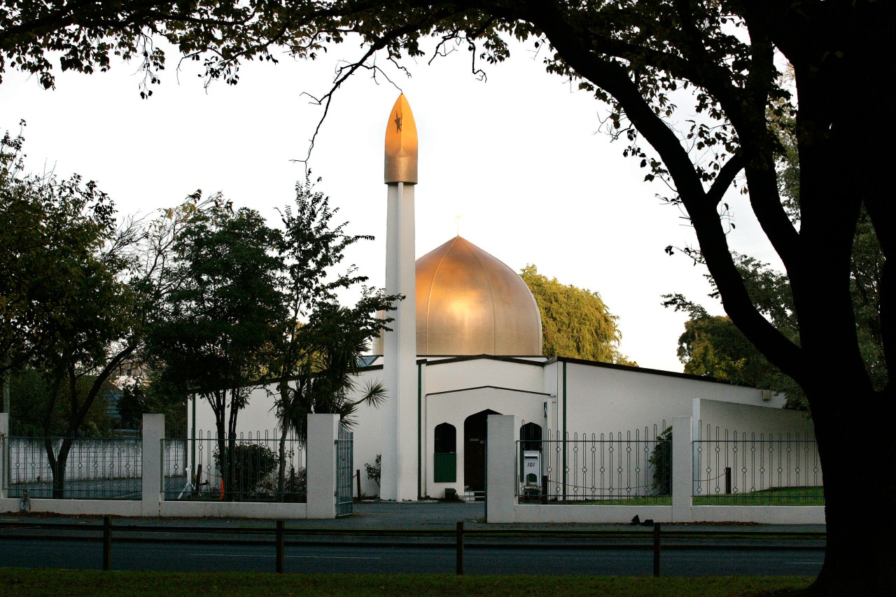 Ein Mann hat zwei Moscheen in Neuseeland gestürmt und wild um sich geschossen.