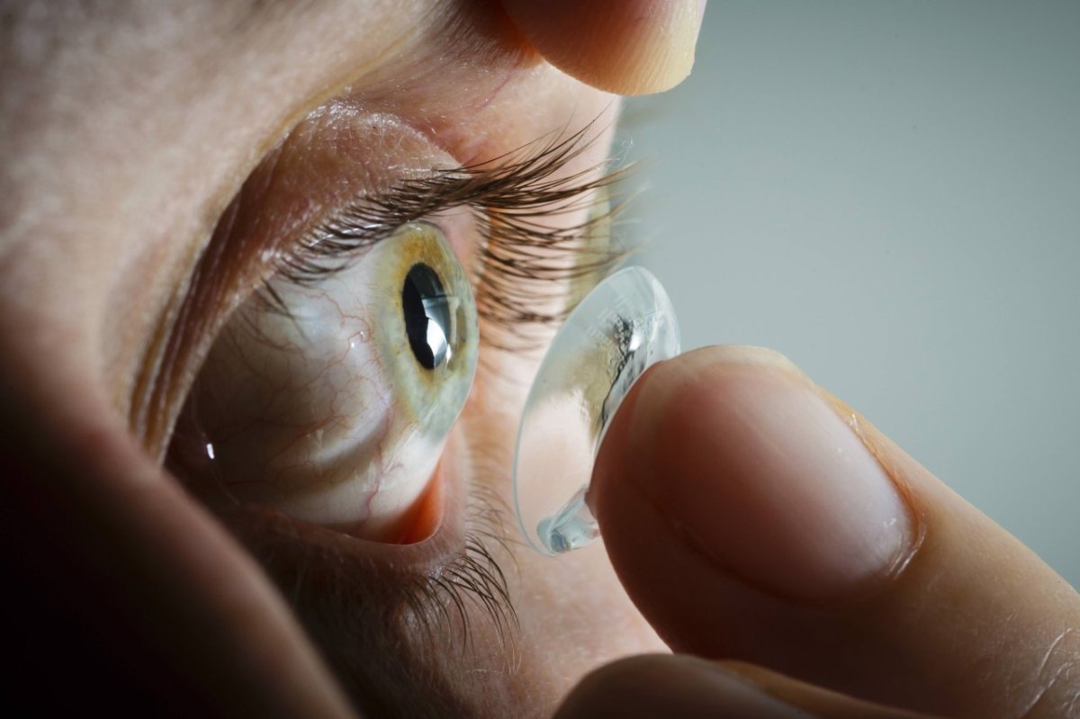 Auge-Kontaktlinsen.jpg