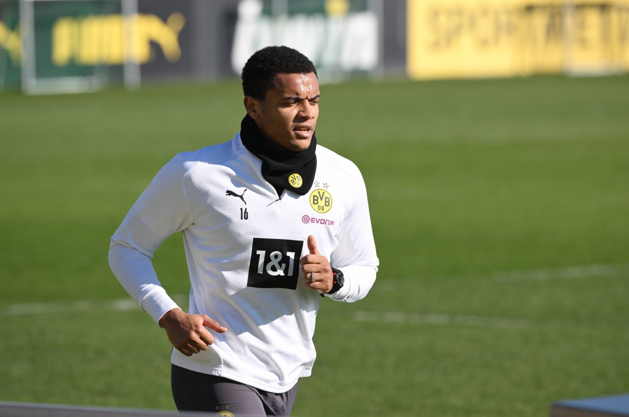 Borussia Dortmund und Manuel Akanji scheinen sich nicht einig zu werden. 