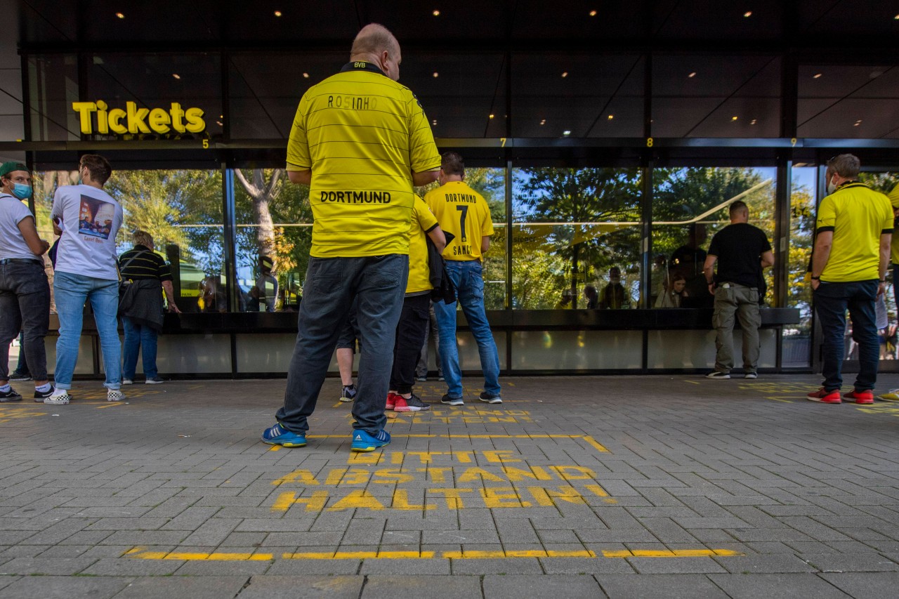 Zahlreiche Tickets warten bei Borussia Dortmund noch auf Abnehmer. (Archivbild)