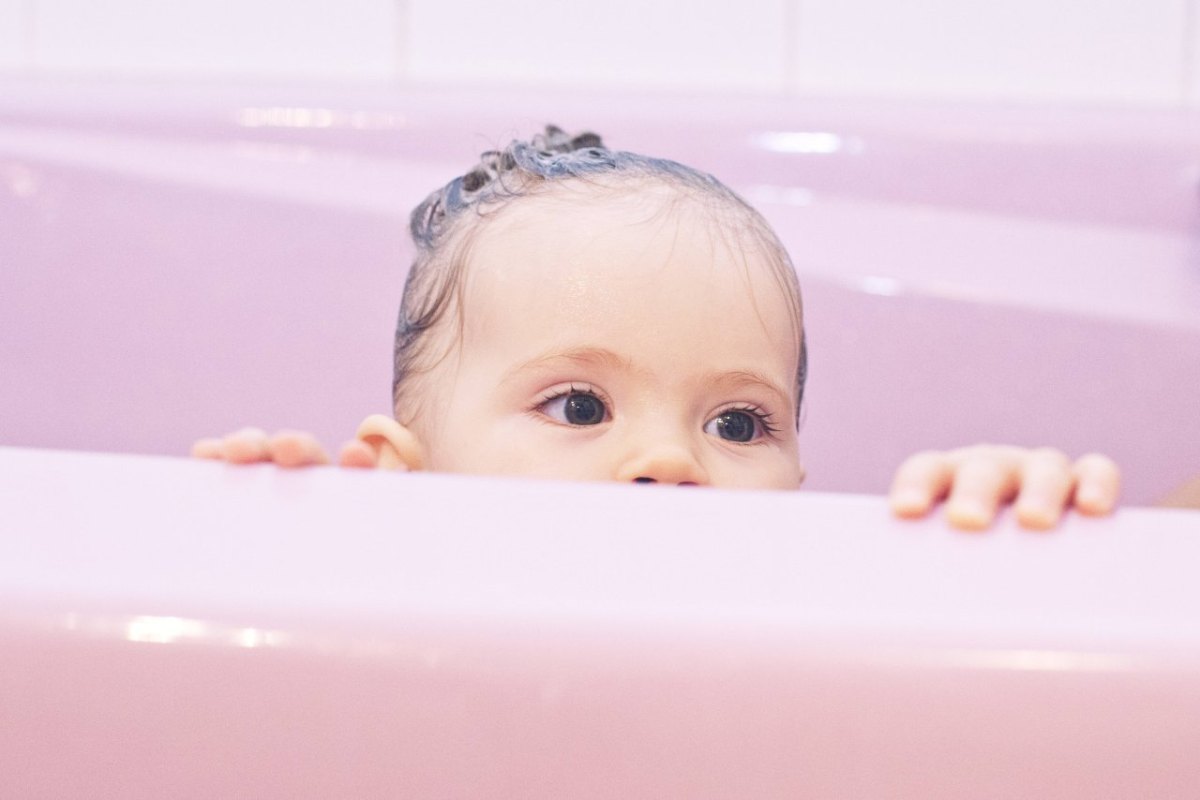 Baby Wanne baden.jpg