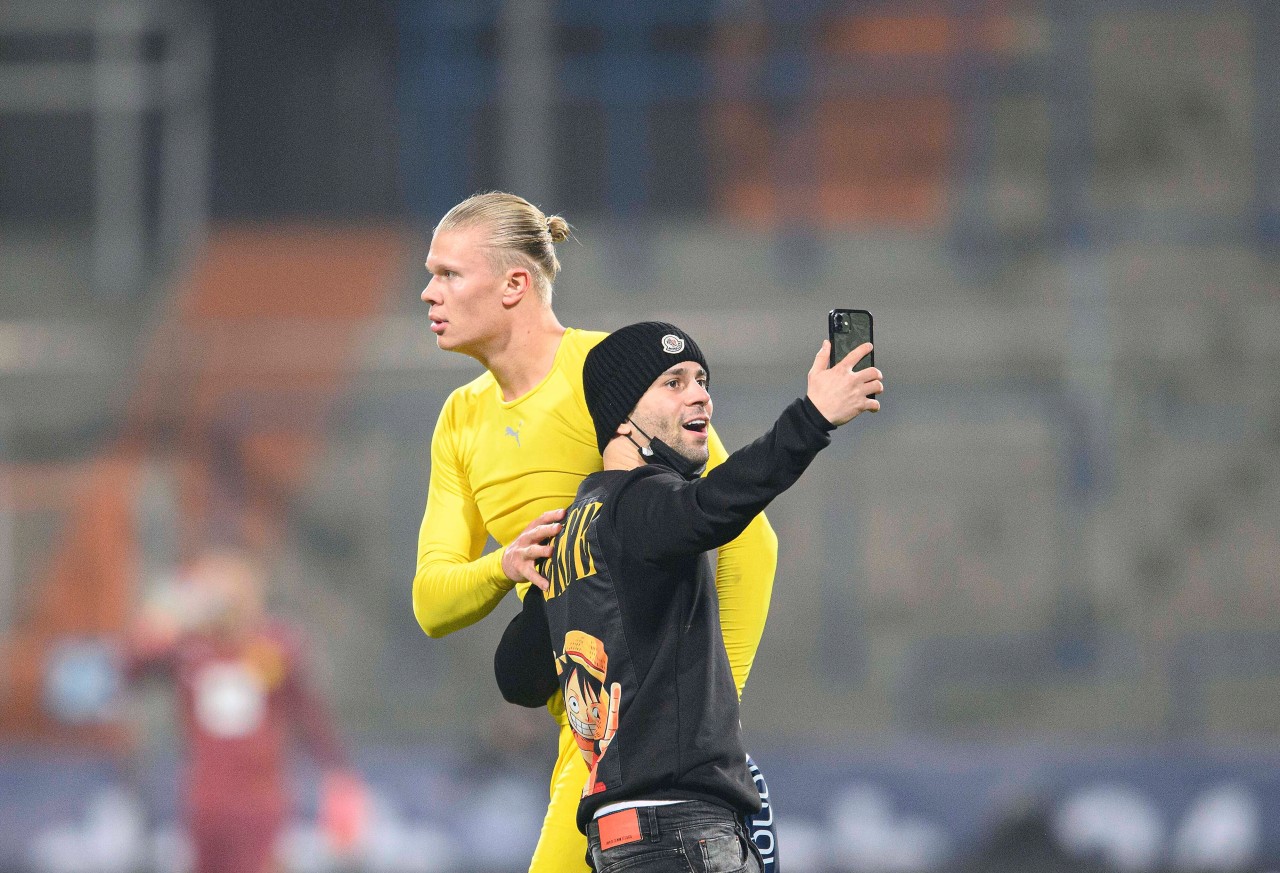 TikTok-Star Momo wollte nach dem Derby zwischen dem VfL Bochum und Borussia Dortmund ein Trikot von seinem Idol Erling Haaland haben, wurde aber bitter enttäuscht.