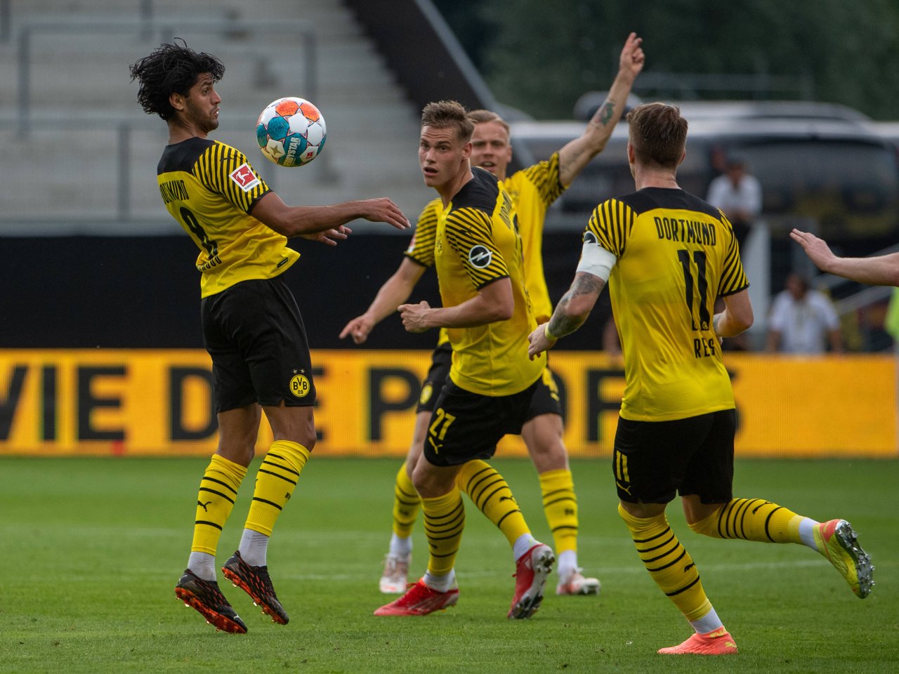 Borussia Dortmund – Bologna Rose jubelt