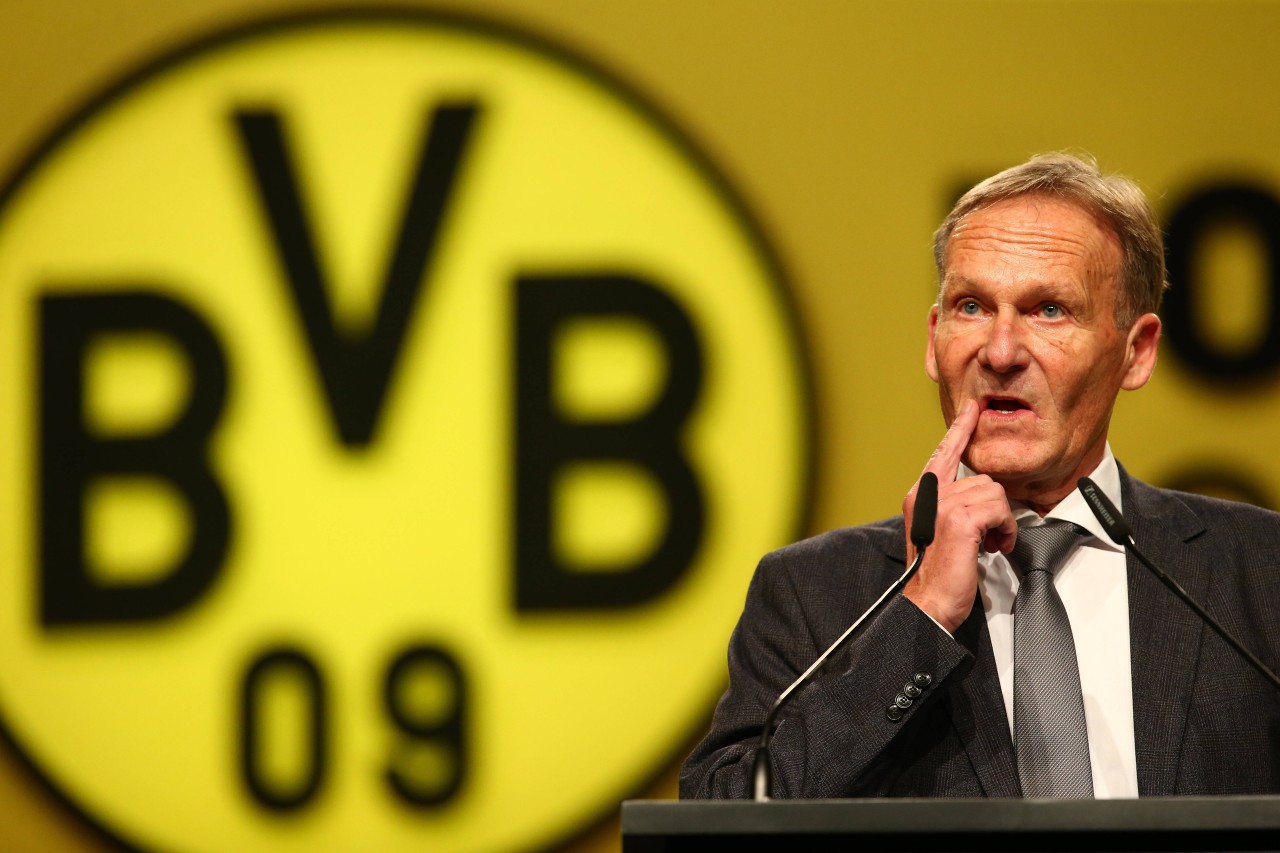 Borussia Dortmund: Dieser Spaß brachte Hans-Joachim Watzke gar nicht zum Lachen.