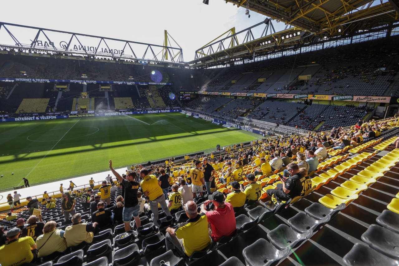 Wenige Tage vor dem Klassiker zwischen Borussia Dortmund und dem FC Bayern gibt es schlechte Nachrichten für die Fans.