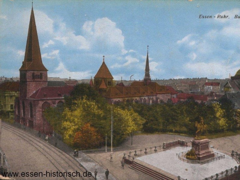 Die Keimzelle der Stadt Essen, der Burgplatz um 1900.