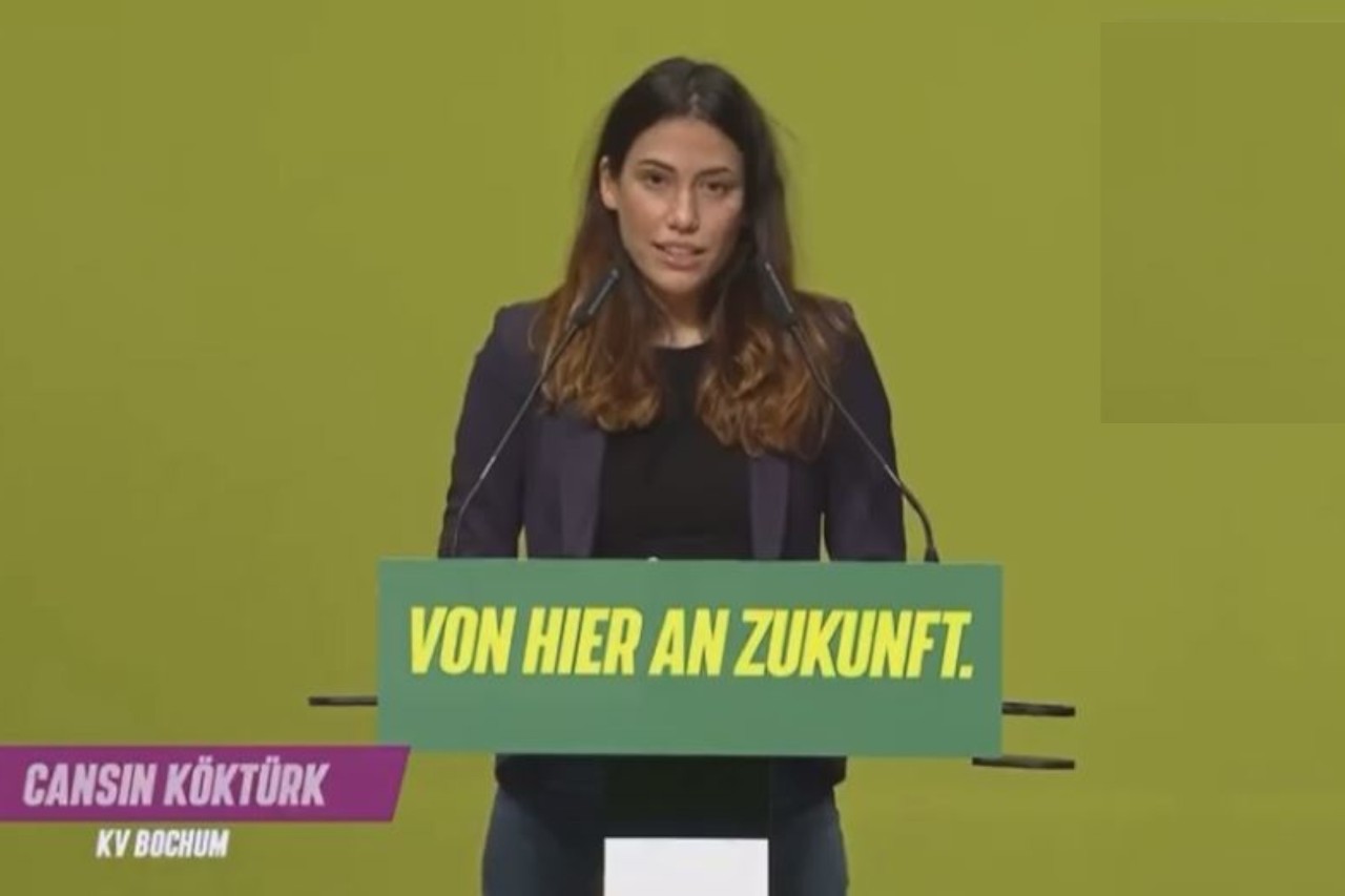 Cansin Köktürk auf dem NRW-Parteitag der Grünen. 