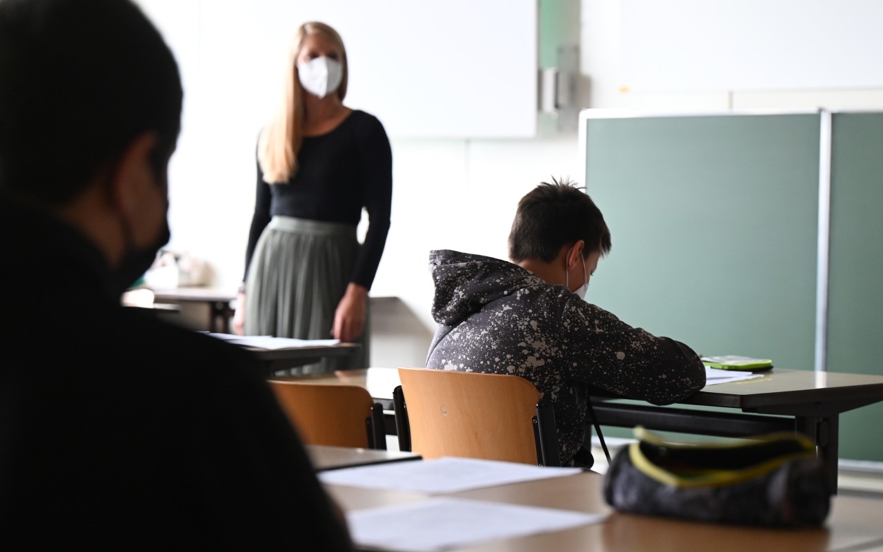 Corona in Deutschland: Die Länder haben sich auf neue Quarantäne-Regeln an Schulen geeinigt. (Symbolbild)