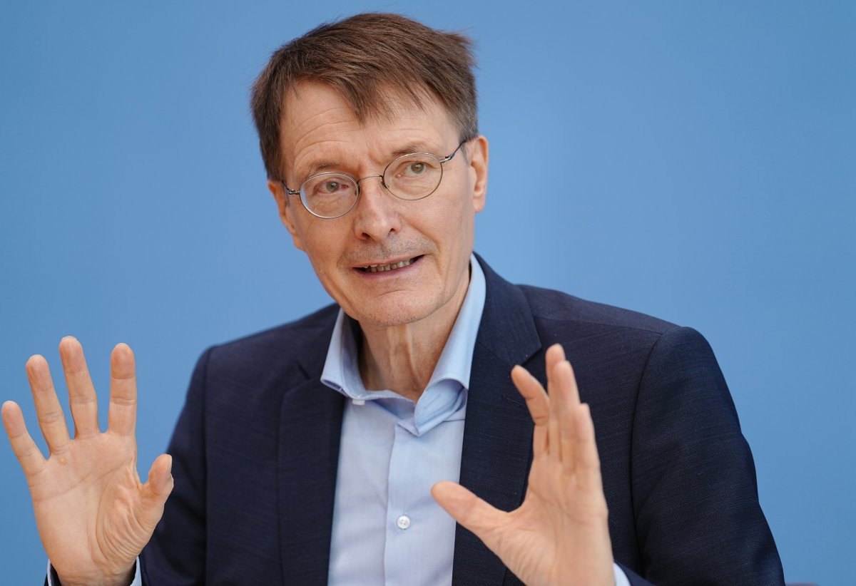 Corona in Deutschland: Karl Lauterbach kündigt neue Beschlüsse an – DAS soll sich jetzt alles ändern