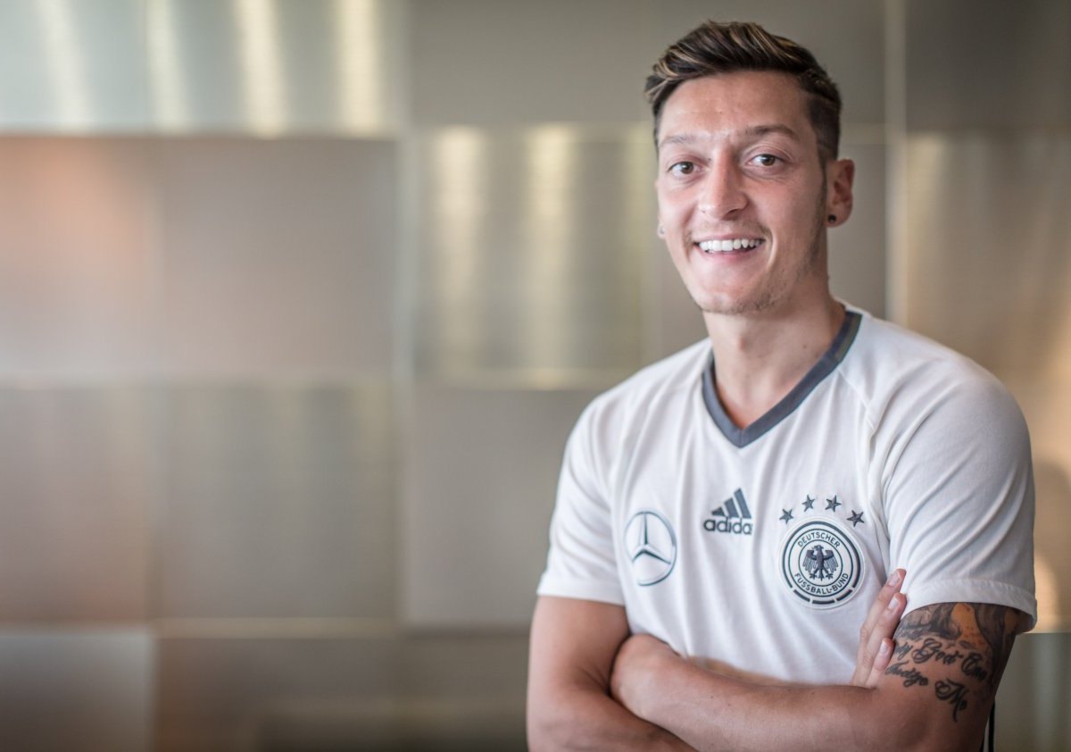DFB-Mesut-Özil.jpg