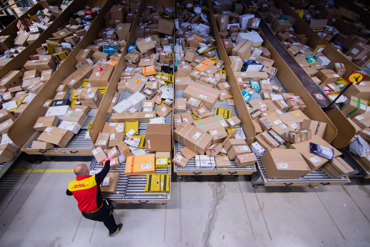 DHL Darf der Bote dein Paket vor der Tür ablegen? Das ist zu beachten DerWesten.de