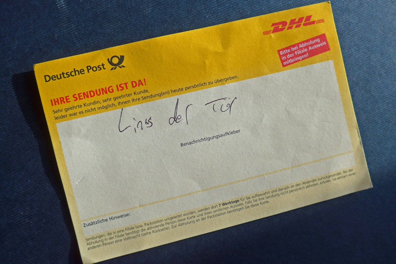 DHL: Achtung, falls du diesen Abholschein im Briefkasten findest – dahinter verbirgt sich ein Betrug