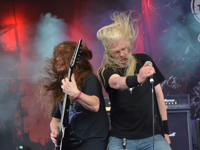 Die Band Asphyx bei ihrem Auftritt im Amphitheater Gelsenkirchen. Dort fand wieder das Rock Hard Festival statt.