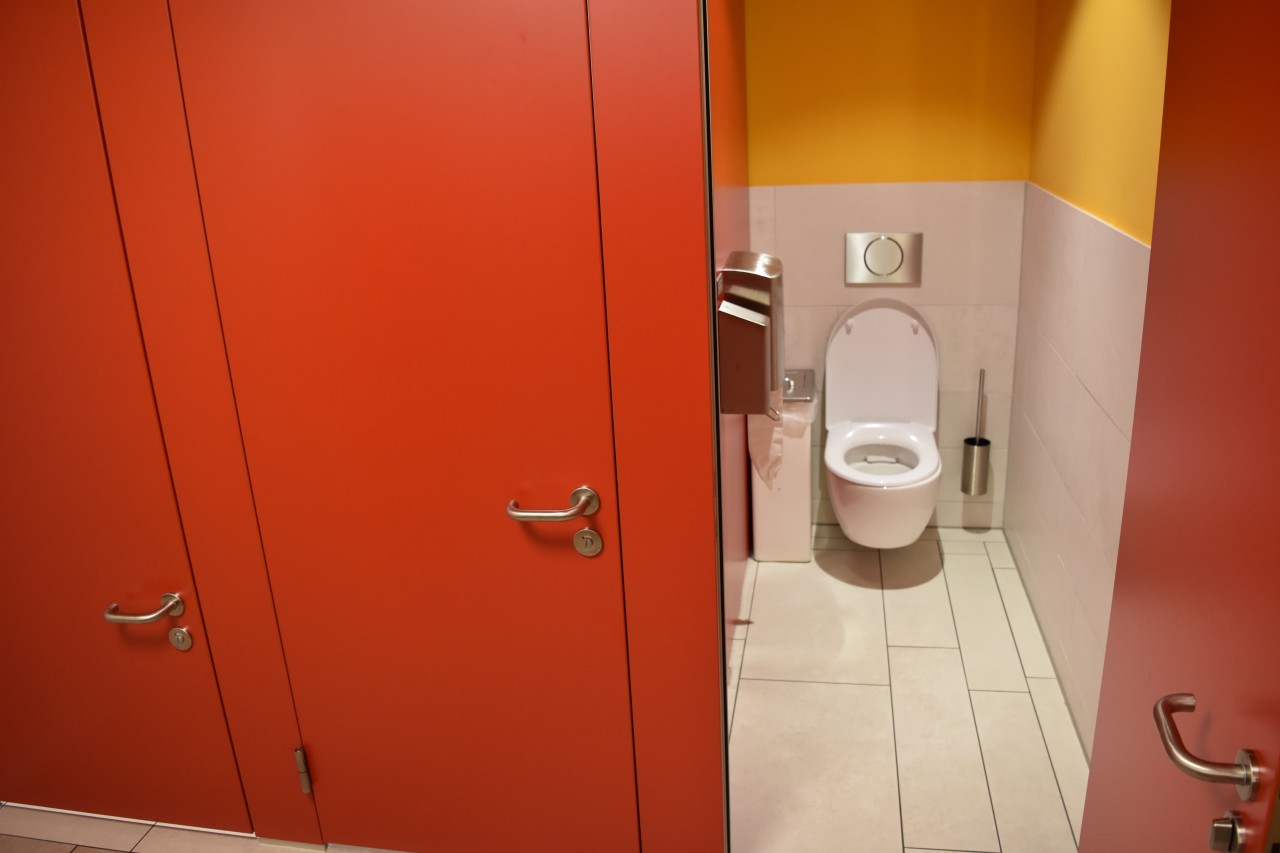 Die Toiletten im Centrolino - mit Türgriff auf Kinderhöhe.