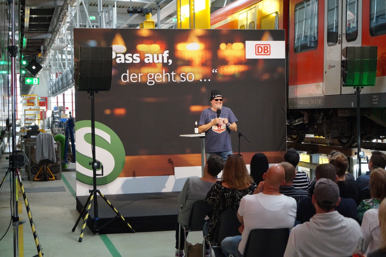 Bei der DB Regio NRW Comedy Tour präsentierte Markus Krebs schon mal den einen oder anderen Gag aus dem neuen Programm.