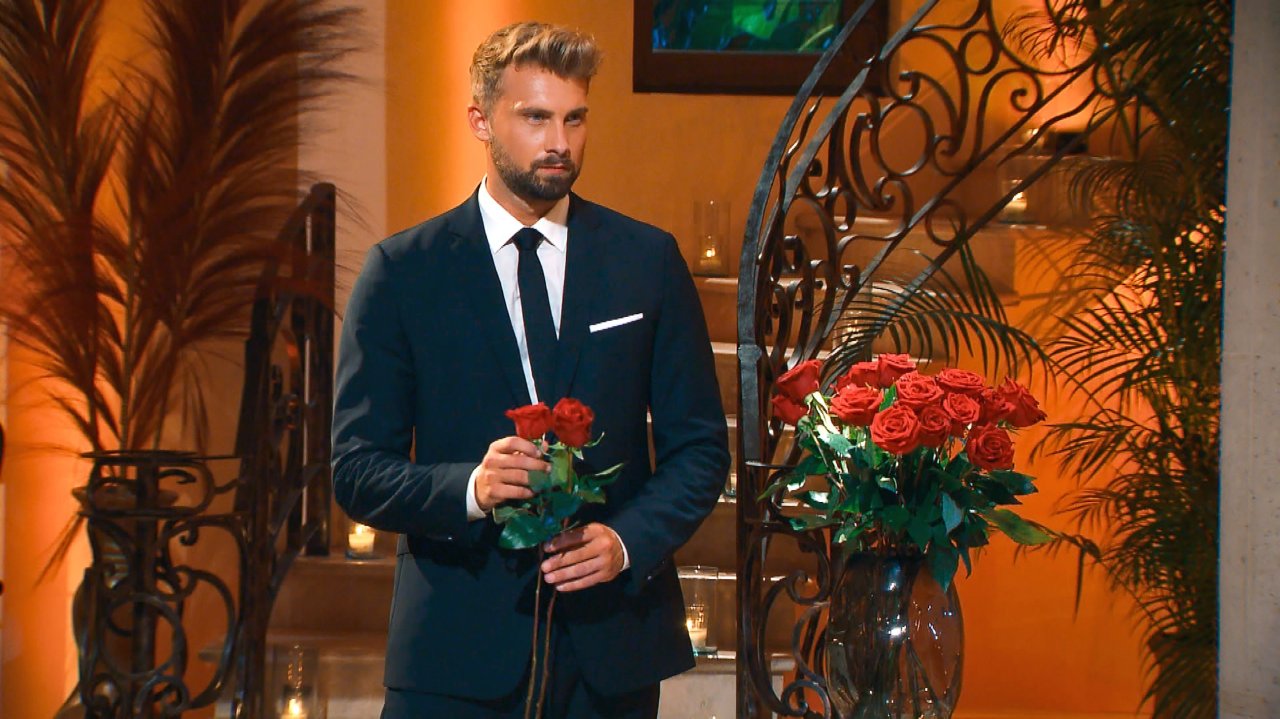 „Der Bachelor“ stellt RTLMitarbeiterin pikante SexFrage! DerWesten.de