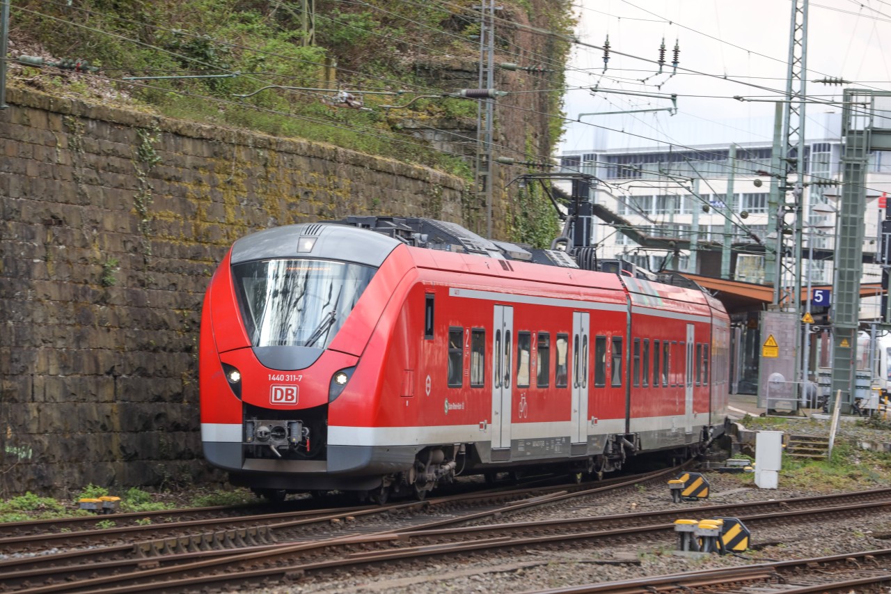 Deutsche Bahn in NRW: Am Freitag kann es noch zu Verzögerungen kommen. (Symbolbild)
