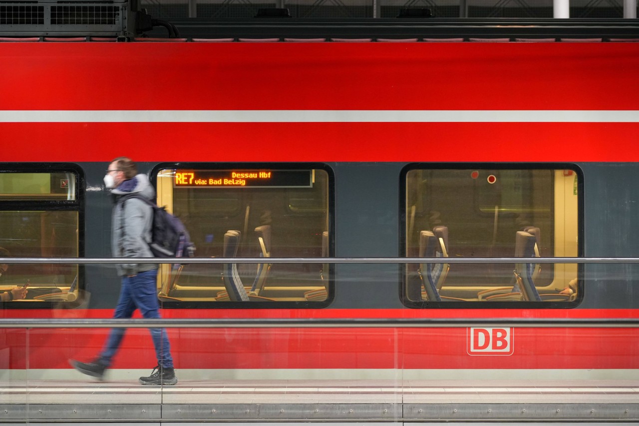 Die Deutsche Bahn mischt sich in die Spritpreis-Diskussion ein und kriegt einen auf den Deckel. (Symbolbild)
