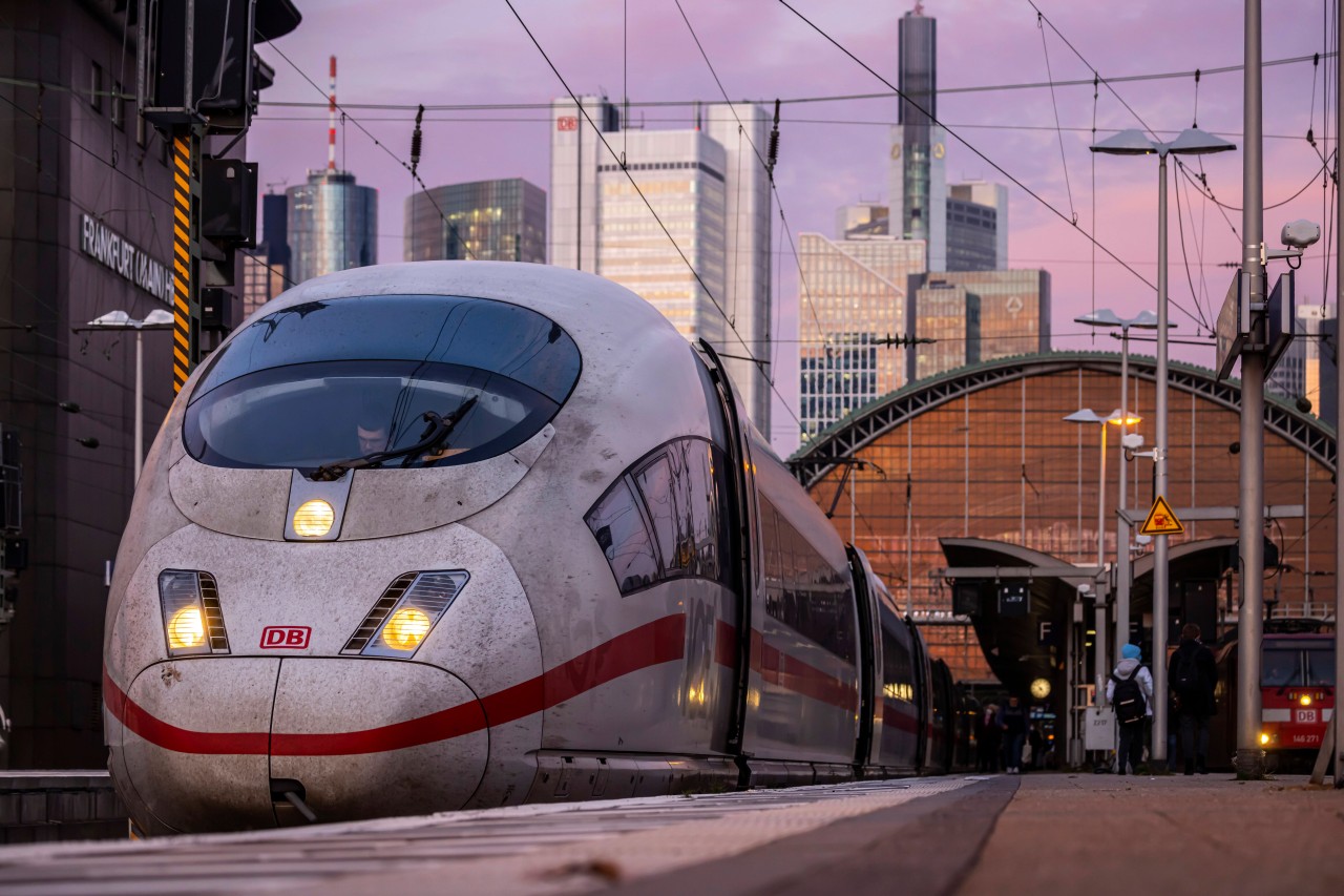 Deutsche Bahn: 3G-Pflicht im Zug – DAS müssen Reisende jetzt wissen (Symbolbild). 