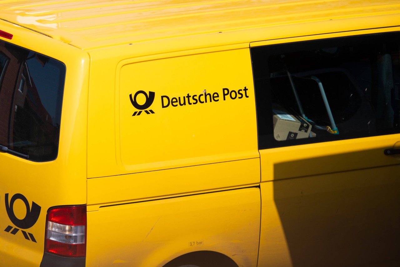 Bald könnten Paket-Bestellungen über die Deutsche Post teurer werden - doch warum? (Symbolbild) 
