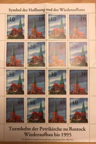 Deutsche Post: Mann findet alte Briefmarken, jetzt hat er nur eine einzige Frage – sie dürfte für viele interessant sein (Symbolbild). 