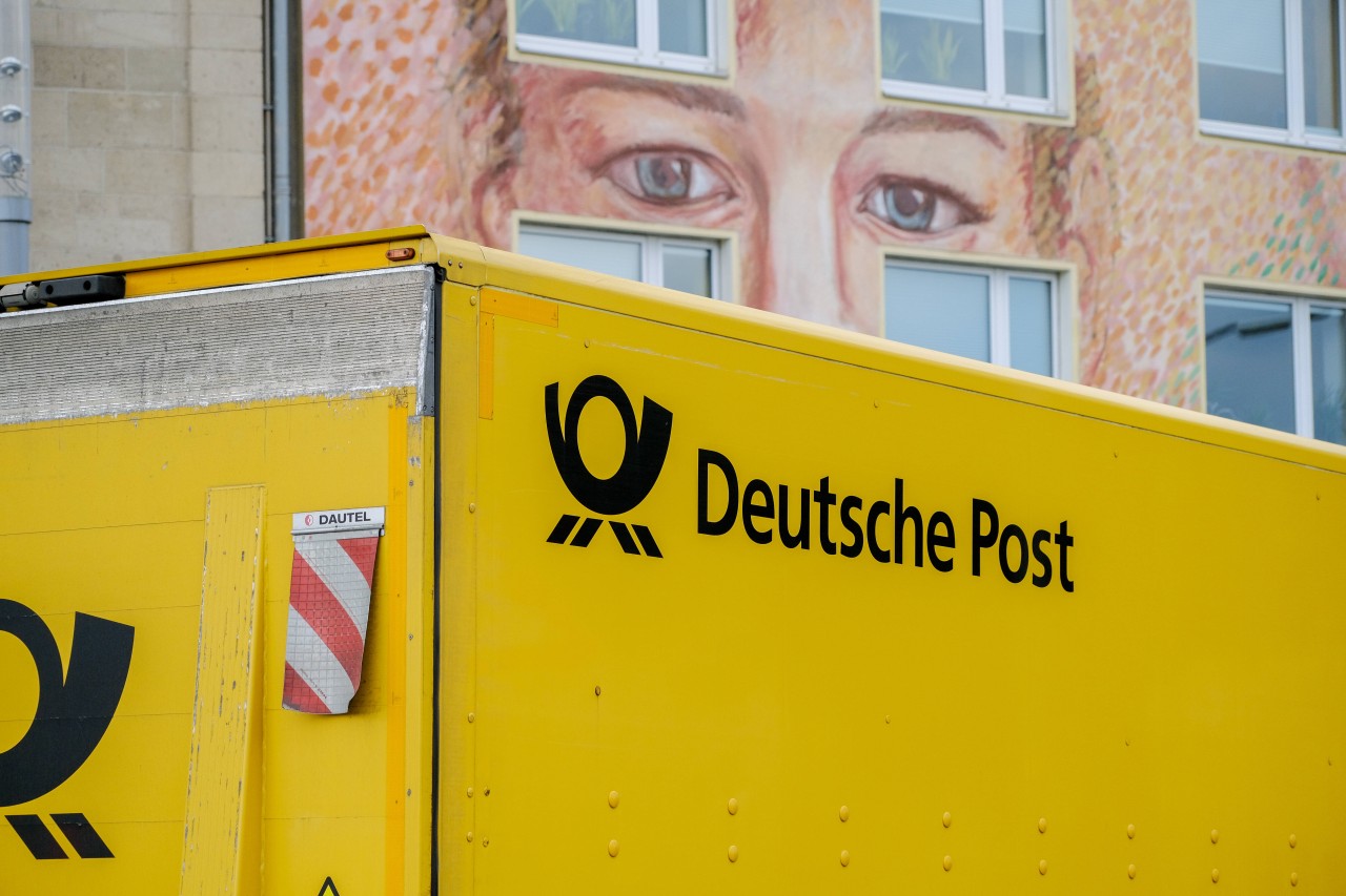 Deutsche Post: Achtung, zurzeit geht eine fiese Betrugsmasche bei der Annahme von Paketen um! (Symbolbild)