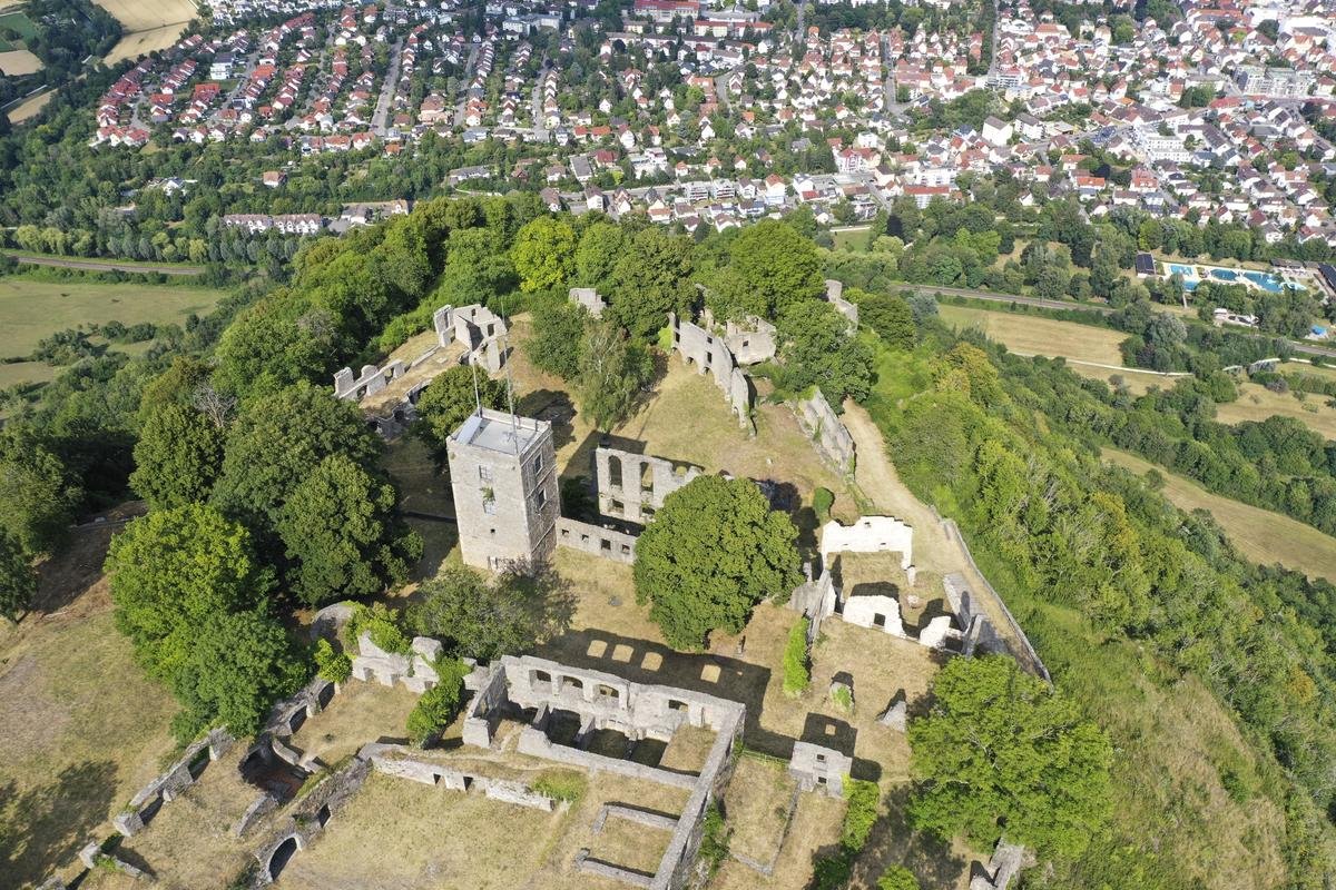 Die Festungsruine auf dem Hohentwiel zählt mit neun Hektar Fläche zu den größten in Deutschland.