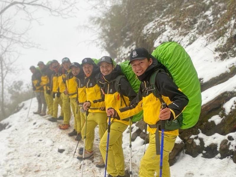 Die Sherpas hoffen, eine neue Route auf den Achttausender zu finden. Ihre Mission mussten sie wetterbedingt aber vorerst abbrechen.