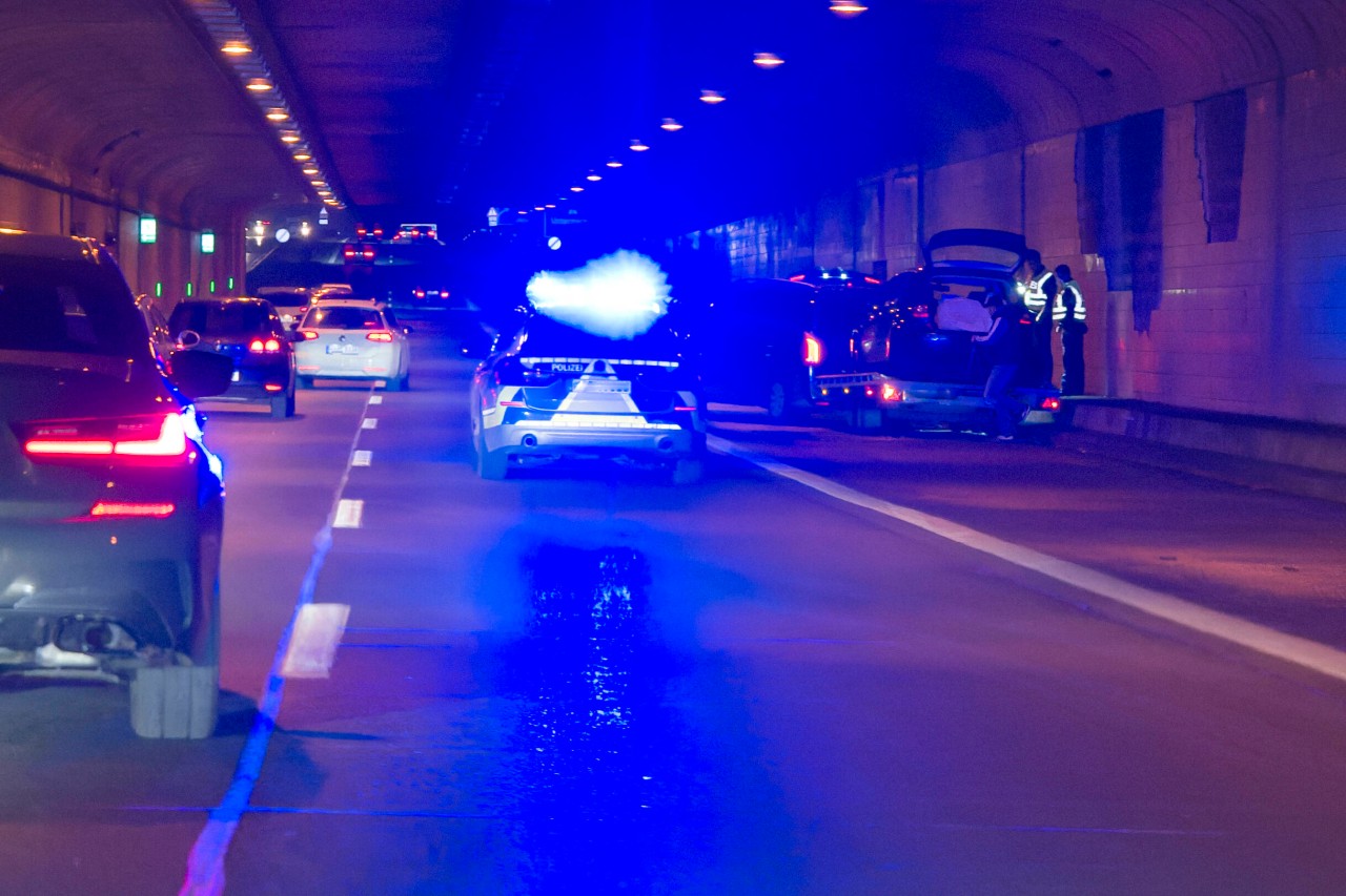 Eine irre Verfolgungsfahrt hat die Polizei Dortmund beschäftigt. (Symbolfoto)