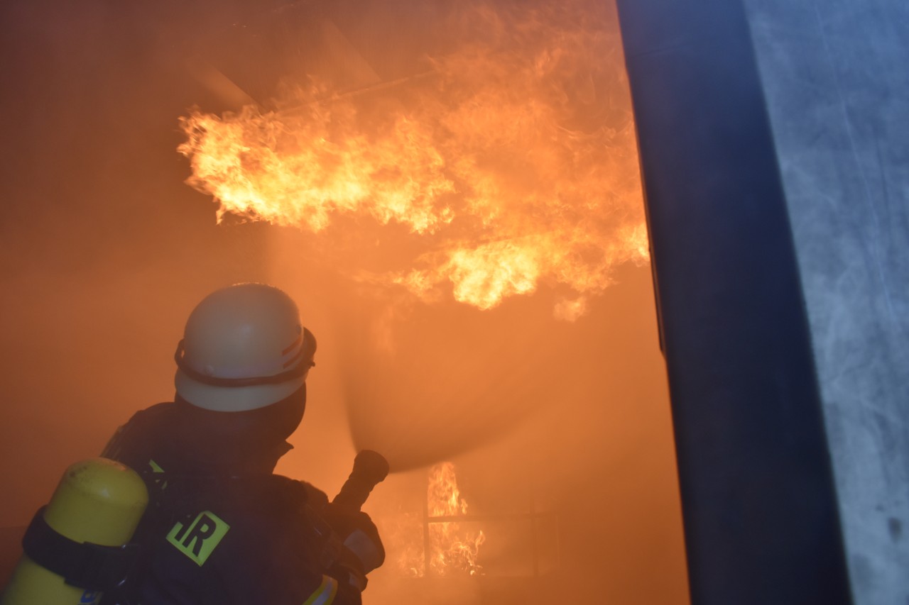 Dortmund: In einer Dachstuhlwohnung brach ein Feuer aus. (Symbolbild)