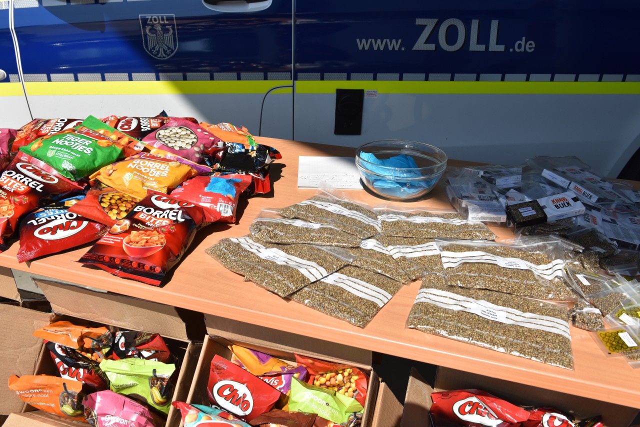 Am Flughafen Köln/Bonn ist ein gigantischer Drogenfund aufgedeckt worden.