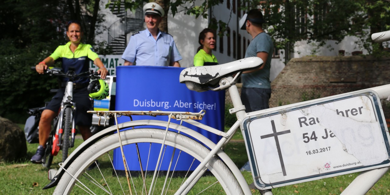 Die Polizei Duisburg wird in den nächsten Monaten weiter in der Stadt unterwegs sein und die Menschen aufklären.