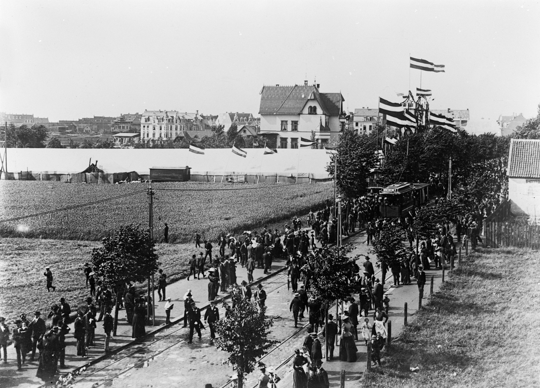 Eröffnung der Straßenbahnstrecke nach Bredeney 1897.