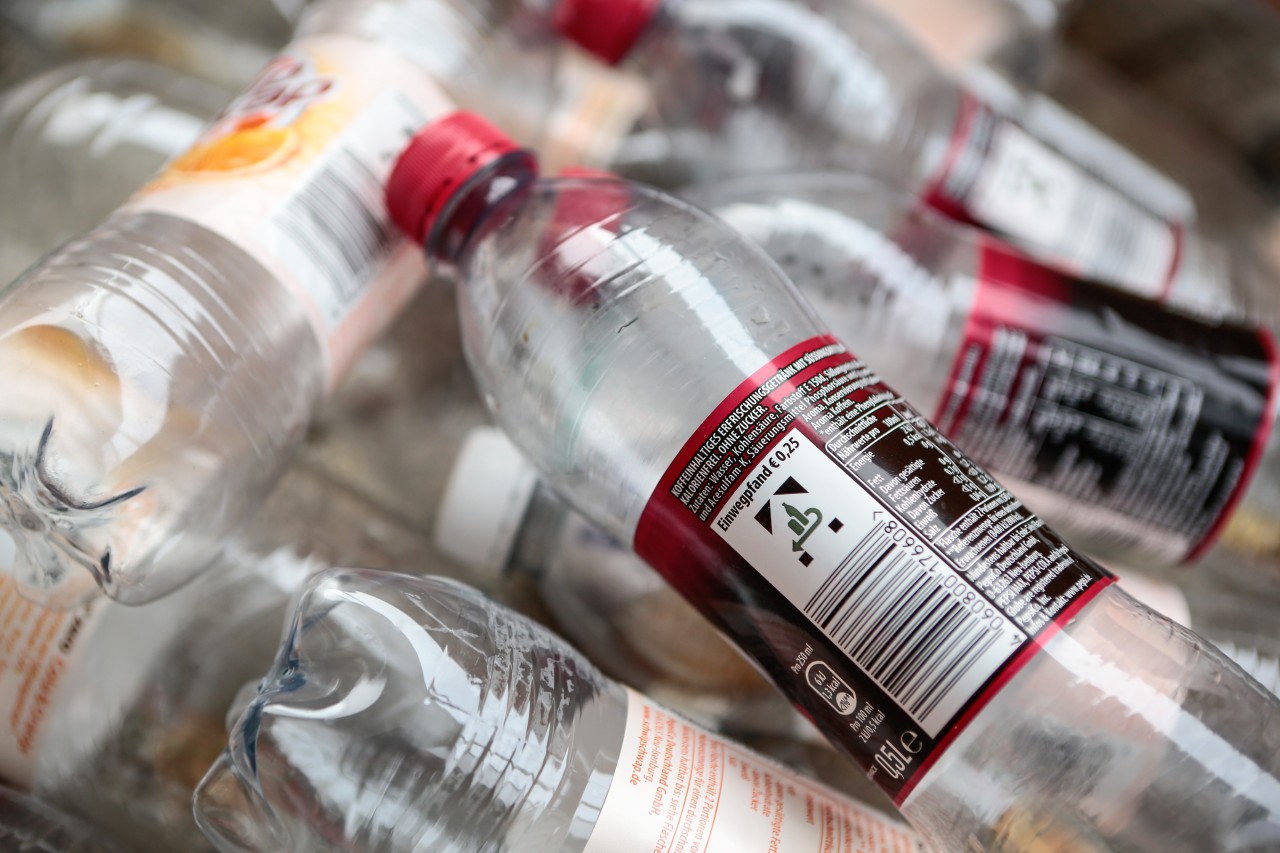 Edeka, Lidl und Co: Pfandflaschen sollen Müll vermeiden. (Symbolbild) 