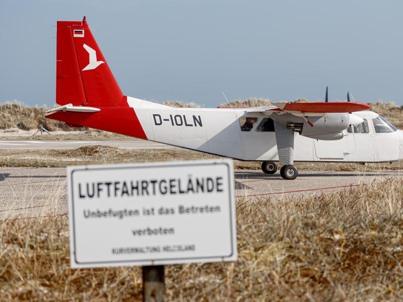 Eine Britten Norman Islander mit neun Sitzplätzen des Ostfriesischen Flug-Diensts (OFD) startet ab 01. April zwei Mal täglich von Uetersen aus nach Helgoland.