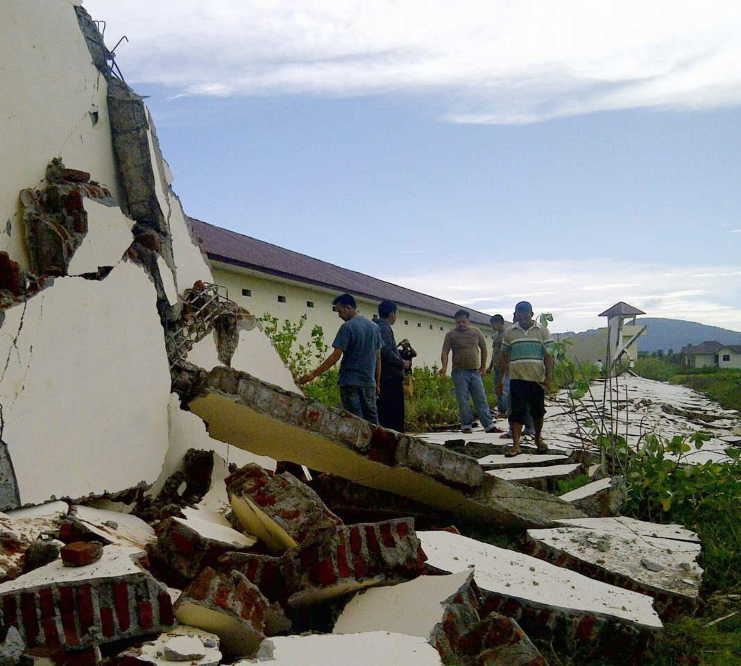 Bisher gibt es nur vereinzelt Meldungen über Schäden nach dem schweren Erdbeben vor Indonesien.