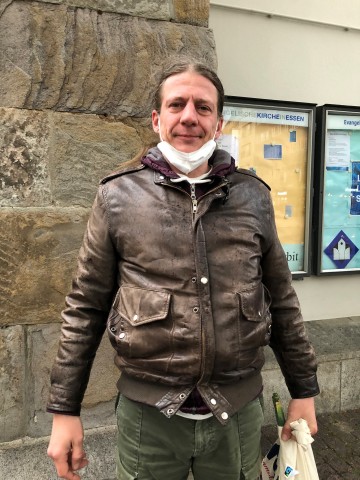 Stefan (44) aus Essen will nicht wählen gehen. Er glaubt nicht, dass sich etwas an der Situation von Obdachlosen ändern würde.